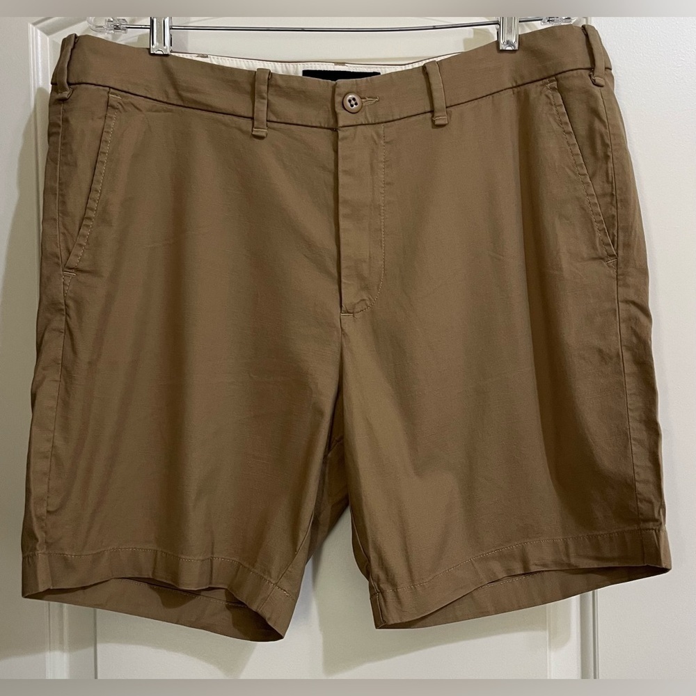 NWT Abercrombie & Fitch A & F Men's Brown Flat Front Stretch Shorts 36” X 7”